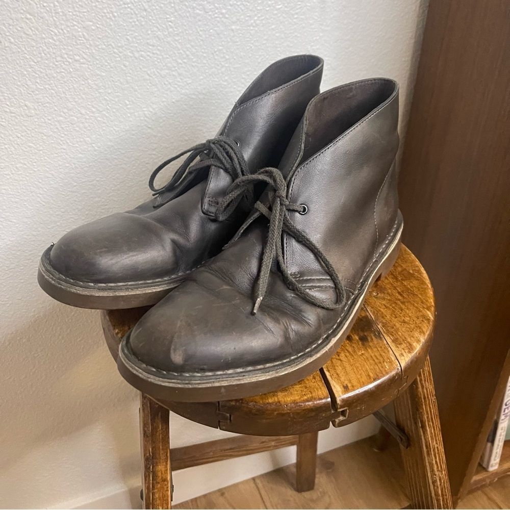 Clark’s 10.5 Men's Brown Leather Chukka Boots